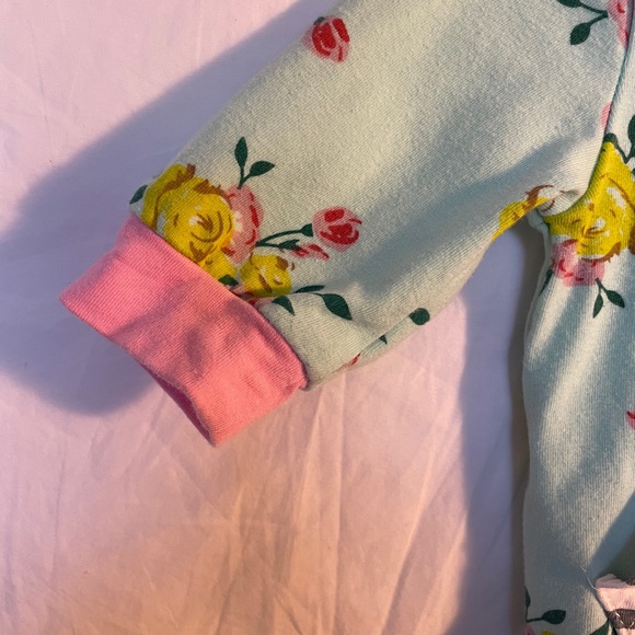 Infant floral long sleeved top with hood - Picture 4 of 8